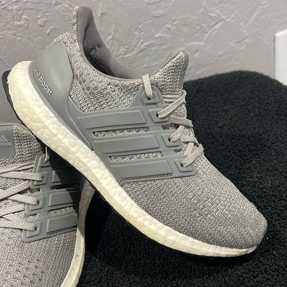 🔥🔥 ADIDAS Ultraboost 4.0 Grey Womens Running Shoes Sneakers Sz 7 - EUC - Picture 2 of 13